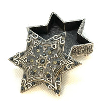 Load image into Gallery viewer, Michal Golan Star of David Box
